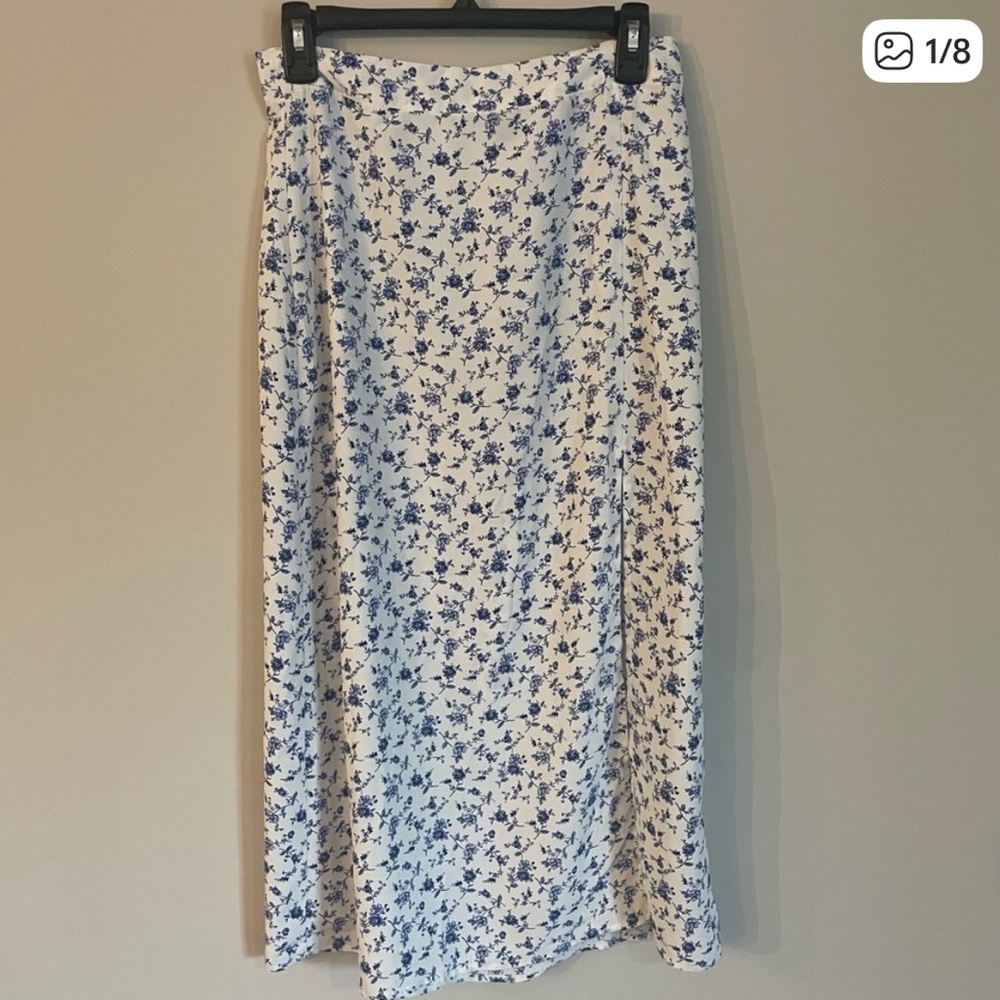 Forever 21 Floral Midi Skirt Size M
